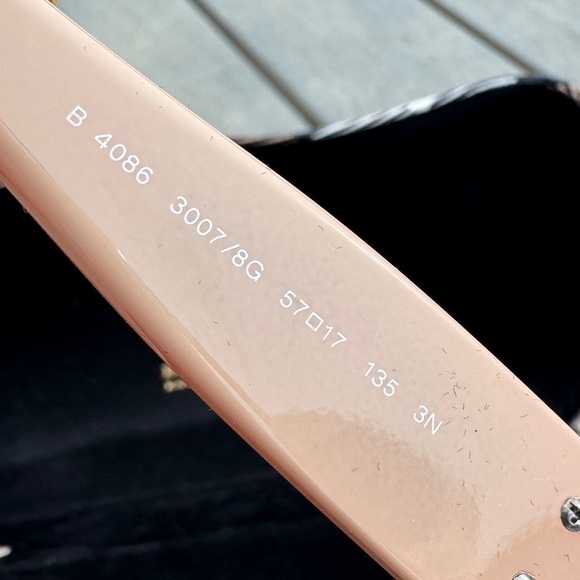 NEW🔥Burberry Sunglasses with Bold Nova Check and Logo Hardware/Clamshell CASE 😎 - Picture 8 of 11